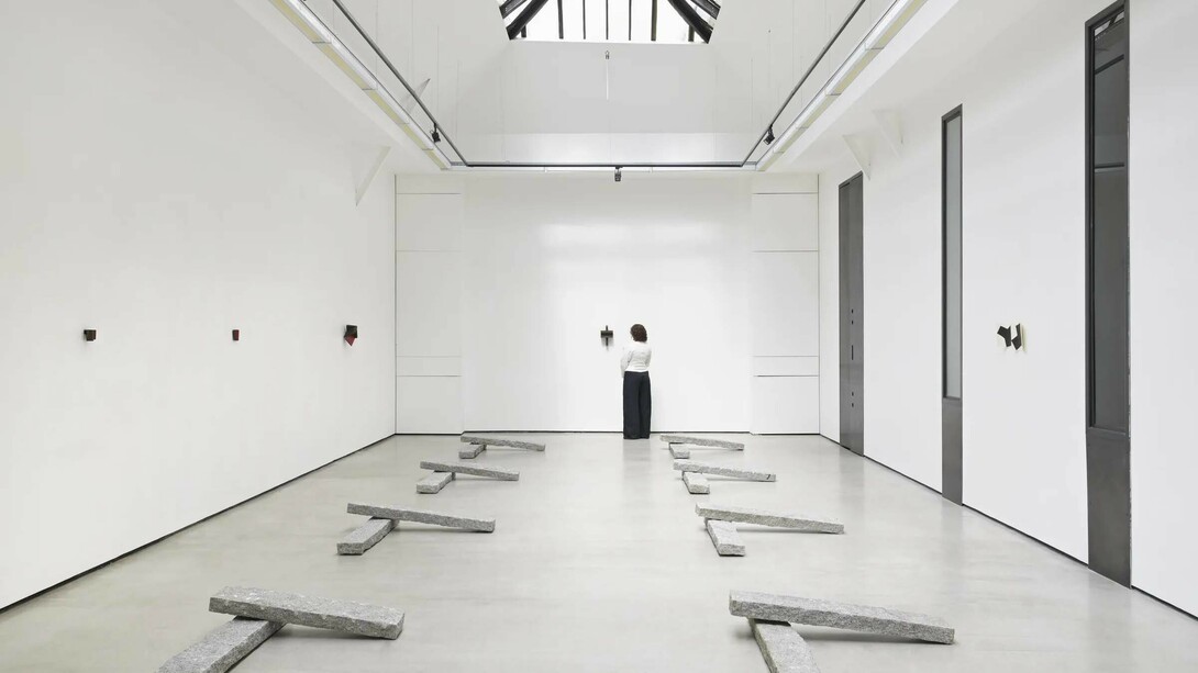 Richard Nonas, exhibition view. Courtesy of Galerie Christophe Gaillard