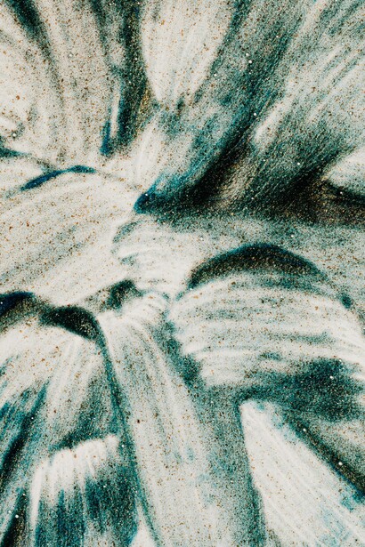 La desintegración de normas jurídicas ineficaces libera energía que se reintegra en el sistema legal como nuevos principios orientadores