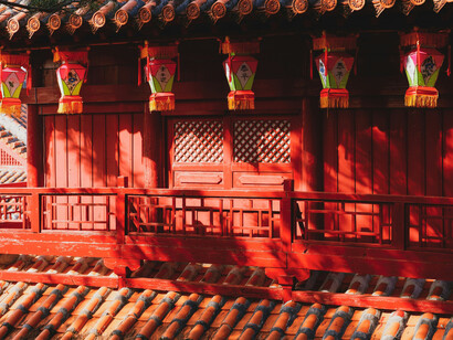 Linternas de papel rojo