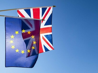 Dos banderas que se divorcian