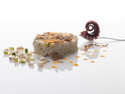 Carnaroli di Sibari con brunoise di Zucchine, Pescatrice, crema di Zucca e Tartufo Silano. Ph. Stefano Mileto