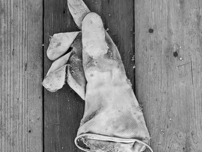 Girls and gloves, 2013, © Tereza Zelenkova, image courtesy of Flowers Gallery, London and New York 
