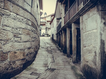 Combarro, en la orilla norte de la ría de Pontevedra, conserva el aroma de los viejos pueblos marineros de Galicia