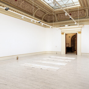 Cristina Spinelli, Umbel·la, exhibition view. Courtesy of Cristina Spinelli and Centre de Lectura de Reus. Photography: Goro Studio