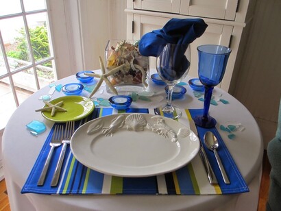 Table for one © Pat and Katie, tableforonetablescapes.blogspot.com