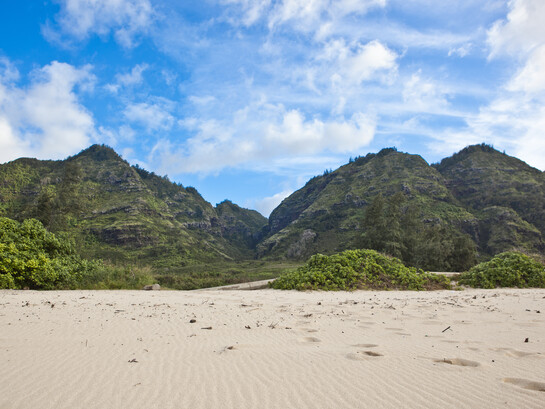 La spiaggia del luogo dell'incidente di Lost, Oahu, Hawaii