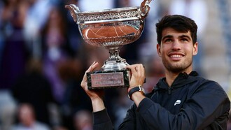 Carlos Alcaraz a remporté le tournoi de Roland-Garros a seulement 21 ans
