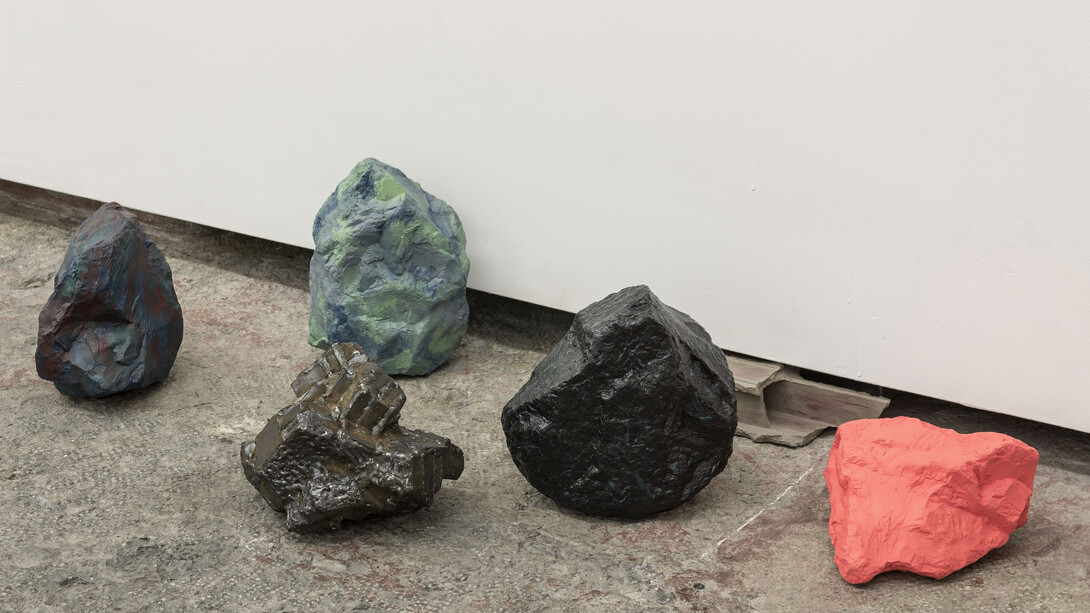Exhibition view (detail, Untitled, 2015, iron, stone, brick acrylçic, spray paint, variable dimensions), I´m a mineralist, André Trindade, Photo: João Ferro Martins. Image courtesy of the artist and 3+1 Arte Contemporânea, Lisboa.