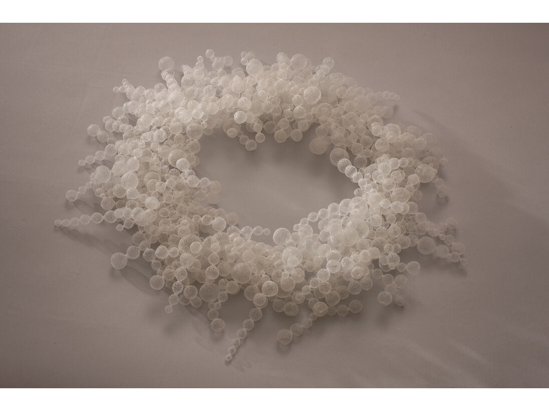 Necklace, Bubble Bath,
Nora Fok, 2001, Photo: Heini Schneebeli, Courtesy of the Crafts Council
