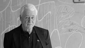 Alexander Klugen nació el 14 de febrero de 1932 en Halberstadt, murió el 26 de marzo de 2026 en Münich, Alemania
