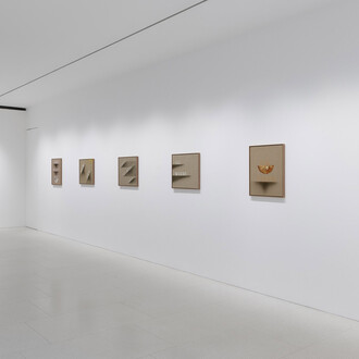 Ed Ruscha, Says I, to myself, says I, exhibition view. Courtesy of Gagosian 