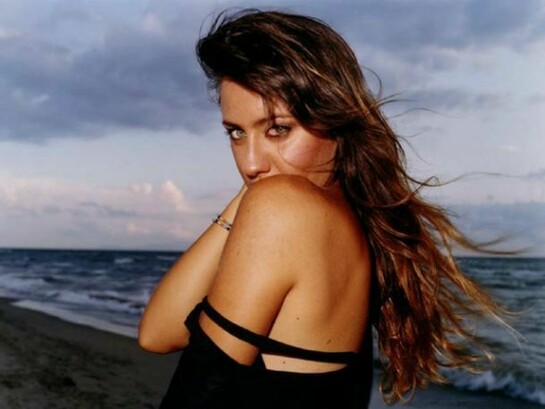 Enjoy Poverty, Renzo Martens, 90’, 2008