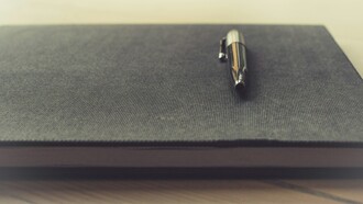 El arte contemporáneo desafía la noción de verdad y autenticidad en la creación artística