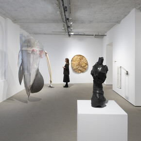 Various artists, Urania, exhibition view. Courtesy of Galerie Jocelyn Wolff. Photo by Fabrice Gousset