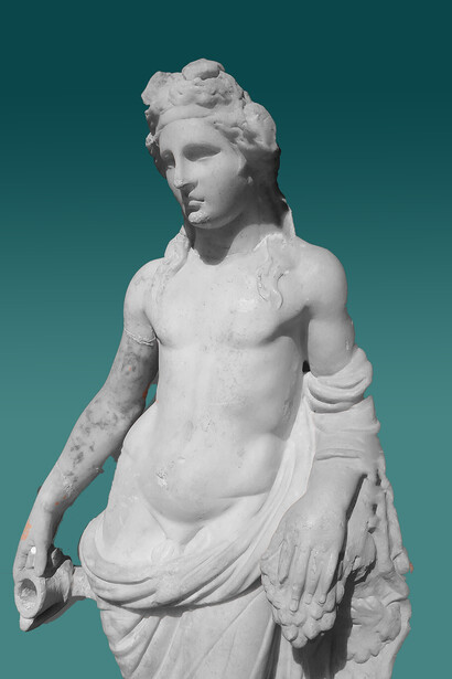 Statuetta di Dioniso in marmo, dettaglio, Eleusis, Grecia