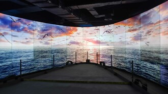 Foto de uma das exibições de realidade aumentada da Galeria da Marinha no Museu Militar de Bangabandhu, em Bangladesh. A tecnologia está cada vez mais presente em nossa vida cotidiana, e a educação não poderia ficar de fora dessa revolução