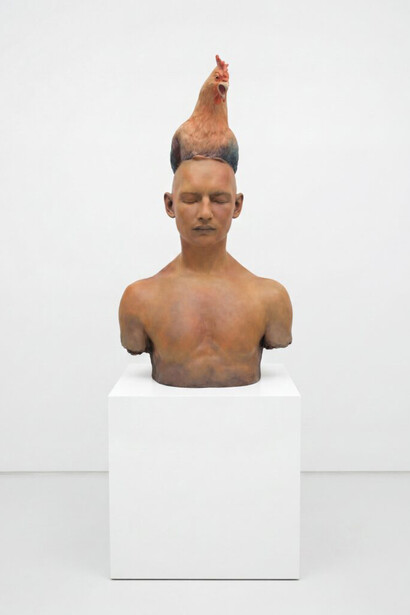 Margarete Adler, Mann mit hahn, 2026. Mit freundlicher genehmigung der Aoa;87 Galerie