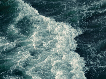 Mare in risacca. "Gli oceani del mondo influenzano i sistemi globali che rendono la terra un luogo vivibile per il genere umano", recita l'Obiettivo 18 dell'Agenda 2030