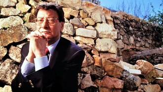Palestinian poet Mahmoud Darwish fought with the pen and lived to be 67 years old 