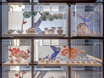 In search of imperfection: The Macdonald Collection of japanese and japanese-inspired ceramics, exhibition view. Courtesy of Gardiner Museum