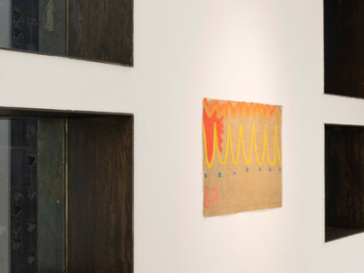 Giorgio Griffa, exhibition view. Courtesy of Rafael Pérez Hernando Gallery