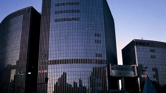 Yurakucho Mullion, photo by Alma Reyes