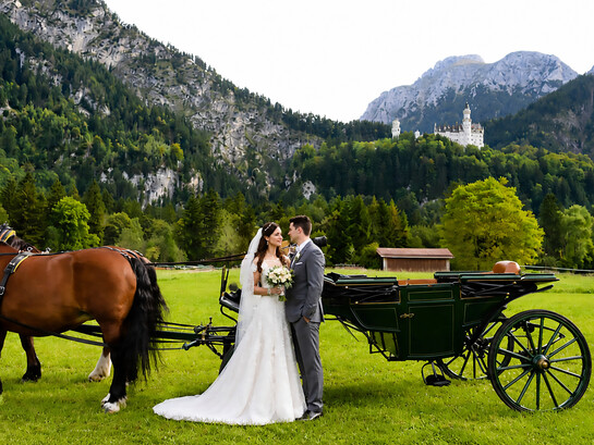 A fairytale wedding at Neuschwanstein Castle, where romance meets the breathtaking beauty of Bavaria’s iconic landscape