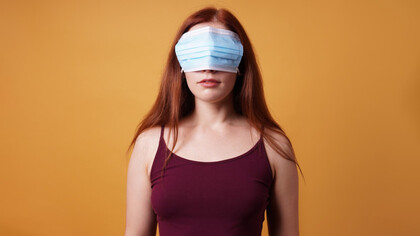 Negacionismo: Actitud que consiste en la negación de determinadas realidades y hechos históricos