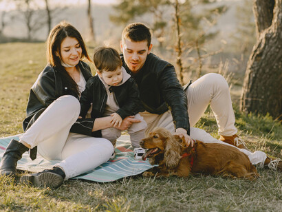 La caída en el número de bebés está ligada al costo de vida, el acceso a la vivienda y las condiciones laborales poco favorables para madres y padres
