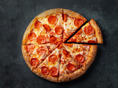 Iniziando ad effettuare le proprie consegne anche al di fuori del proprio paese, la pizzeria ha aumentato di molto il suo fatturato