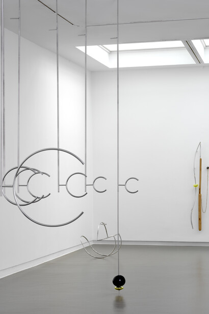 Sarah Pichlkostner, Moss finger liquid soil dripping seeds prodding eye, exhibition view. Courtesy of Annet Gelink Gallery