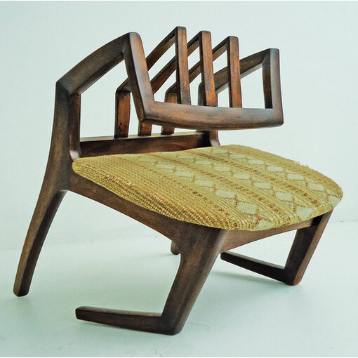 Hannah Honeywill, Unfunction Function, 2011, reshaped chair, 60 x 40 x 45cm, courtesy of the artist