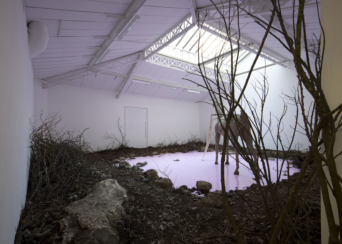 Petrit Halilaj, Yes but the sea is attached to the earth and it never floats around in space. The stars would turn off and what about my planet?, 2014, Installation. Techniques mixtes (terre, branches, feuilles mortes, pierres, savon), Dimensions variables, Vue de l'exposition « Yes but the sea is attached to the earth and it never floats around in space. The stars would turn off and what about my planet? », Kamel Mennour, Paris, 2014, © Petrit Halilaj, Photo: Fabrice Seixas, Courtesy the artist and Kamel Mennour, Paris