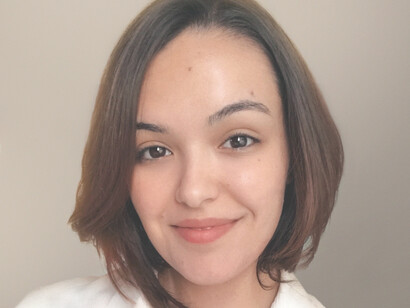 Silvia Vacca, talento Guido Levi Lighting Lab 2022.
Laureata all’Accademia di Belle arti di Venezia, ora segue un percorso di studi all’Accademia della Scala. Con Guido Levi Lab, ha firmato il suo primo progetto luci nel 2022 per l’opera lirica Rita. Due uomini e una donna