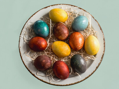 Colored eggs: the complexity behind this custom hides a plethora of forgotten myths and neglected devotion