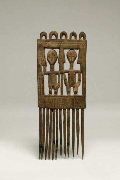Comb with two standing figures, mid 20th century. Courtesy of Denver Art Museum