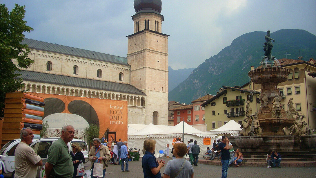 Piazza Duomo in occasione della sesta edizione del Festival dell'economia