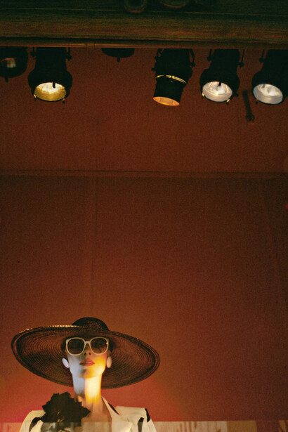 Frank Paulin, Saks window (detail), 1958. Courtesy of Bruce Silverstein Gallery