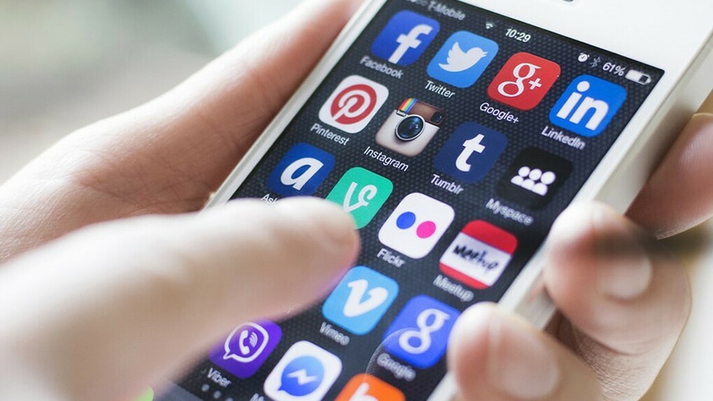 Acceso a las redes sociales desde el teléfono móvil