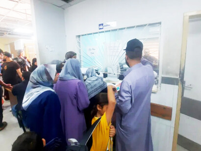 Overcrowded conditions at hospital in Cairo, Egypt