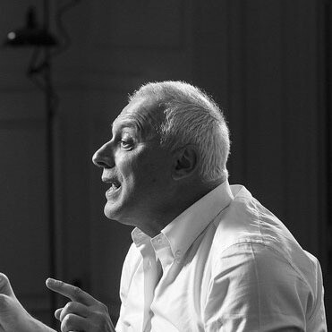 La universidad que crea verdaderos ciudadanos combina el conocimiento “útil” con el “inútil”, aseguraba Ordine