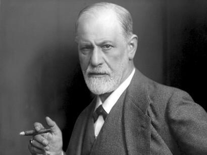 Avec la publication de L’Interprétation des rêves en 1900, Sigmund Freud ouvre une nouvelle voie dans l’exploration de l’esprit humain et de l’inconscient