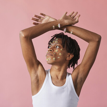 Autoestima. Acreditarmos em nós próprios é ter a confiança para mostrar ao mundo que gostamos da pessoa que somos, que gostamos da essência que temos em nós e daquilo que podemos trazer ao mundo