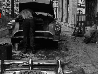 La pregunta es: ¿qué deberían hacer las autoridades cubanas? Permítanme, para responder, que me remonte a comienzos de los 90, cuando tuve el privilegio de vivir en La Habana. Numerosos eran los y las economistas que ya entonces propugnaban los cambios liberalizadores que nunca llegaron