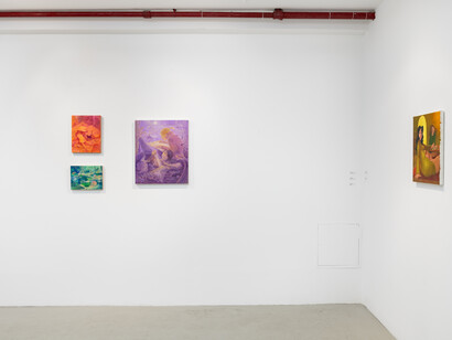 Various artists, Here's looking at you, exhibition view. Courtesy of Plato