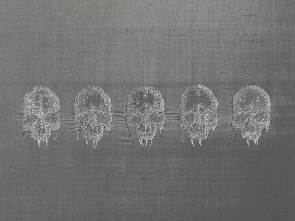 Angelo Filomeno, Untitled, 2013, ricamo su seta applicata su lino, cm 198x99. Courtesy of Galleria Giovanni Bonelli 