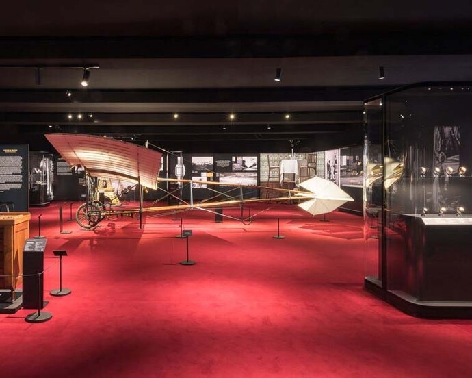 Cartier in Motion. ® Nigel Young-Foster + Partners