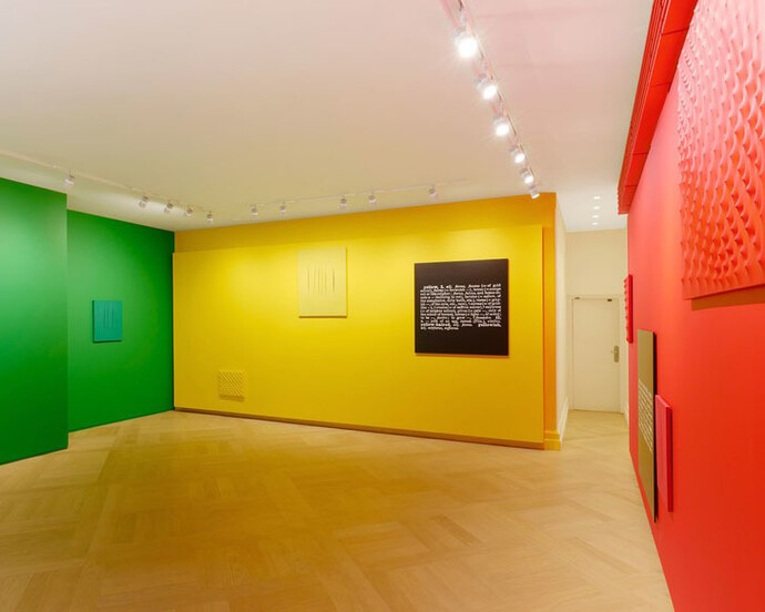 Colour in Contextual Play, Exhibition view. Courtesy of Mazzoleni London
