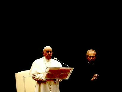 Il Papa impartisce la benedizione "Urbi et Orbi"
