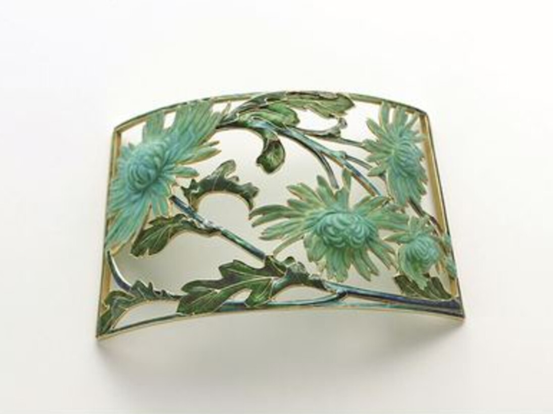 René Lalique / Dog Collar Plaque, Chrysanthemums / ca.1900 / Collection of the Lalique Museum, Hakone / Photo by Shoichi Kondo